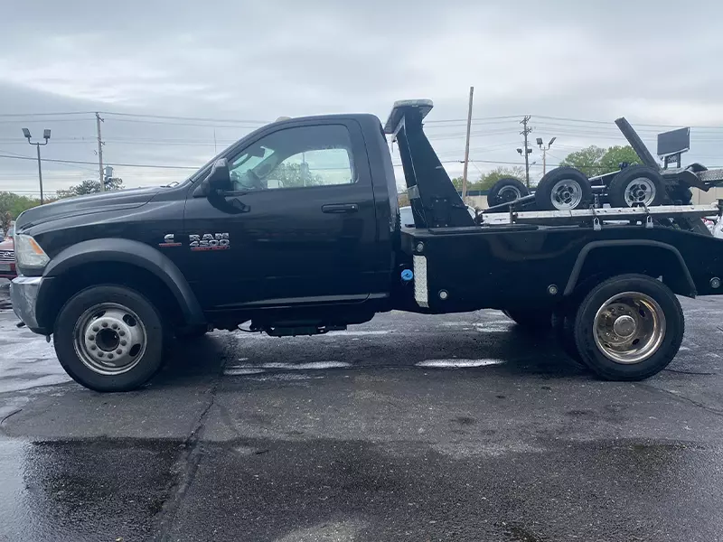 Flatbed Tow Truck Company Near Me - Get towing assistance from local flatbed towing company